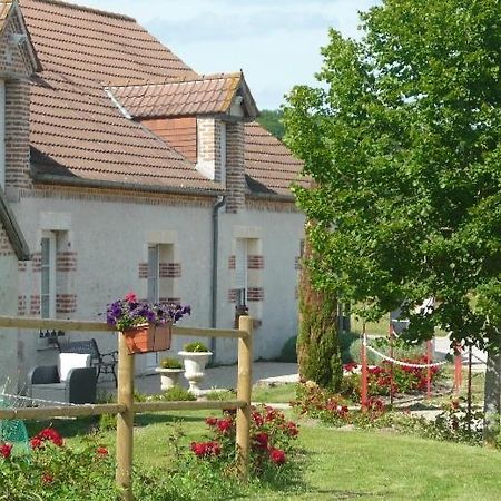 לינה וארוחת בוקר Thoury La Ferme De La Maugerie מראה חיצוני תמונה