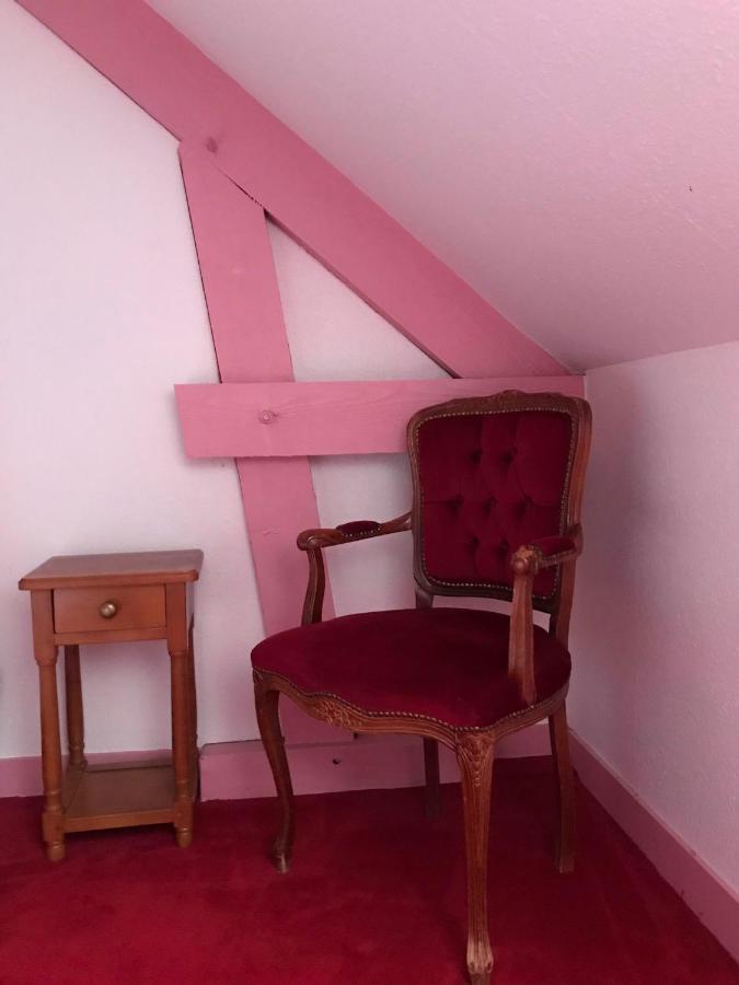 לינה וארוחת בוקר Thoury La Ferme De La Maugerie מראה חיצוני תמונה