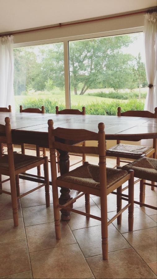 לינה וארוחת בוקר Thoury La Ferme De La Maugerie מראה חיצוני תמונה